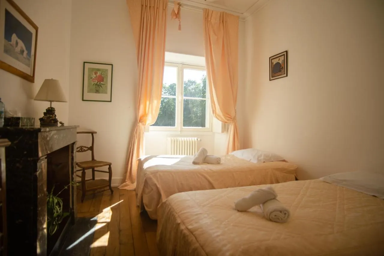 Chateau De Rhodes La Bastide-de-Serou Bed & Breakfast